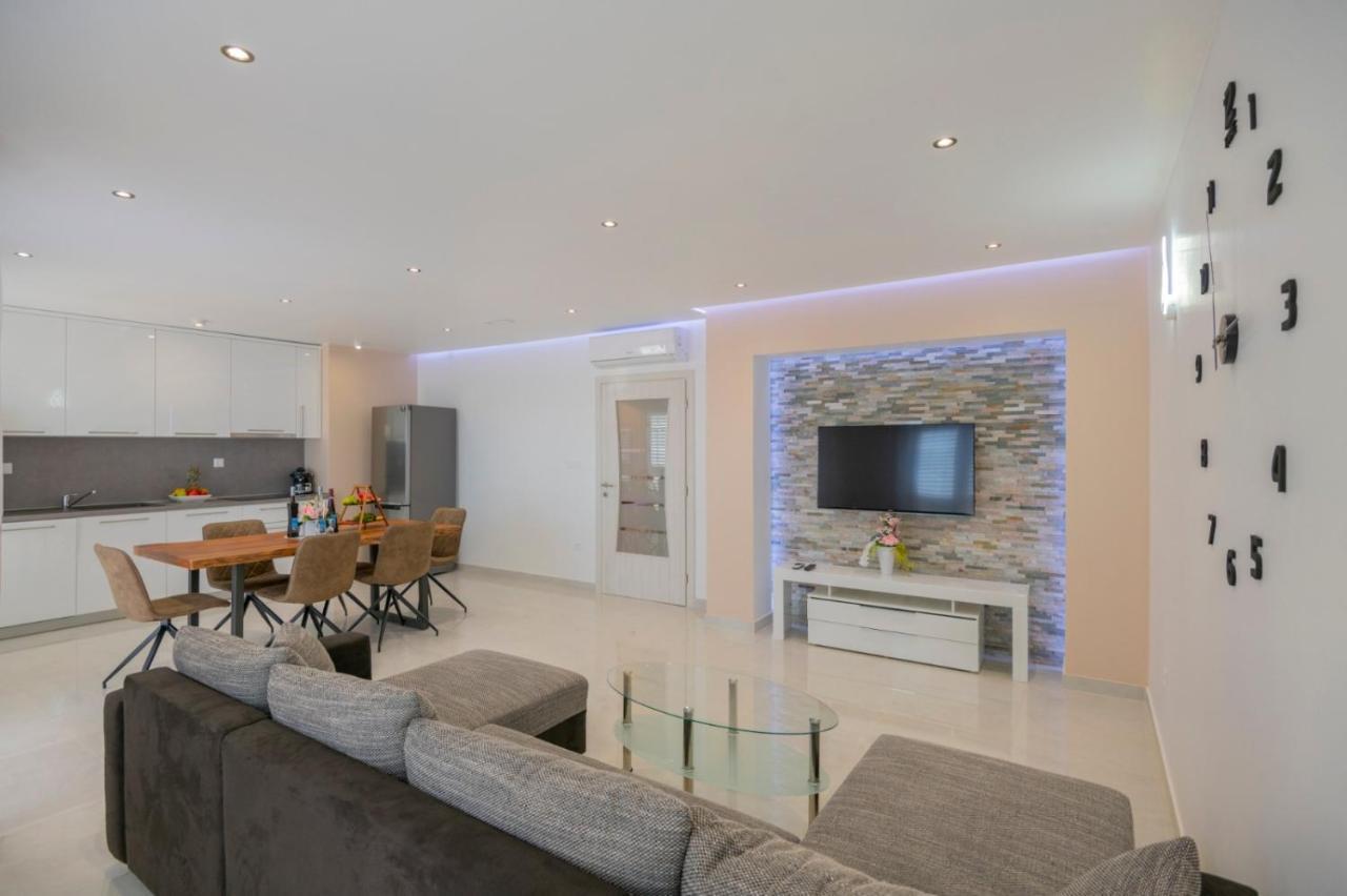 Apartments Radeljic Podstrana Luaran gambar