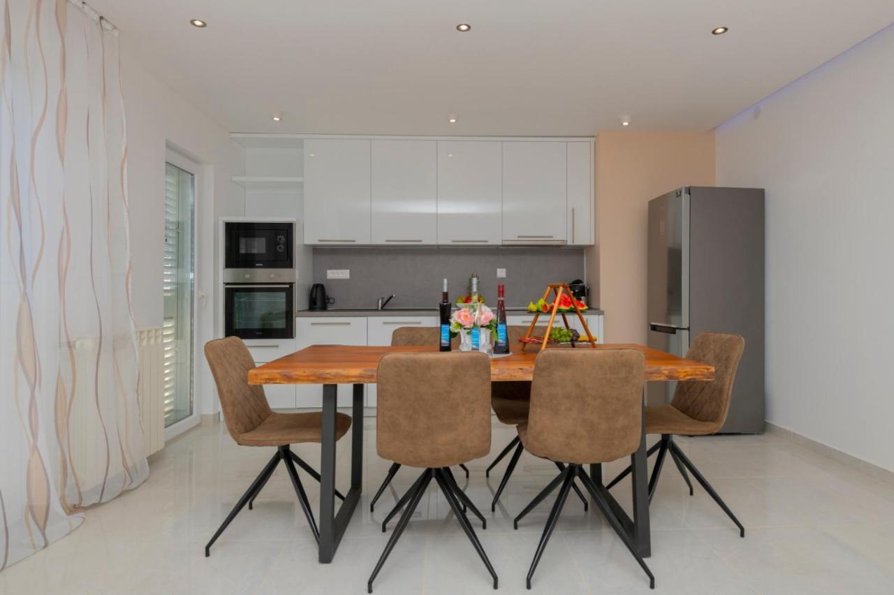 Apartments Radeljic Podstrana Luaran gambar