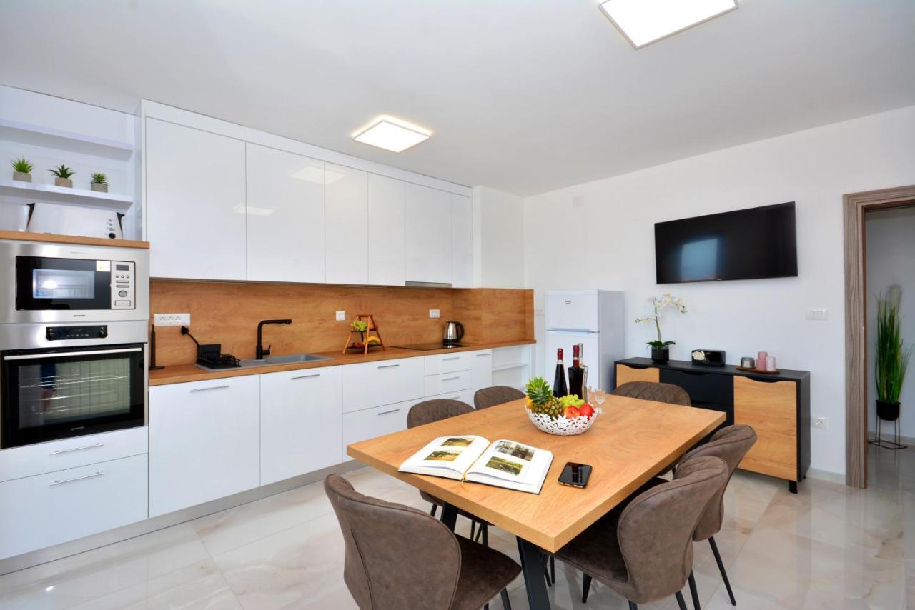 Apartments Radeljic Podstrana Luaran gambar