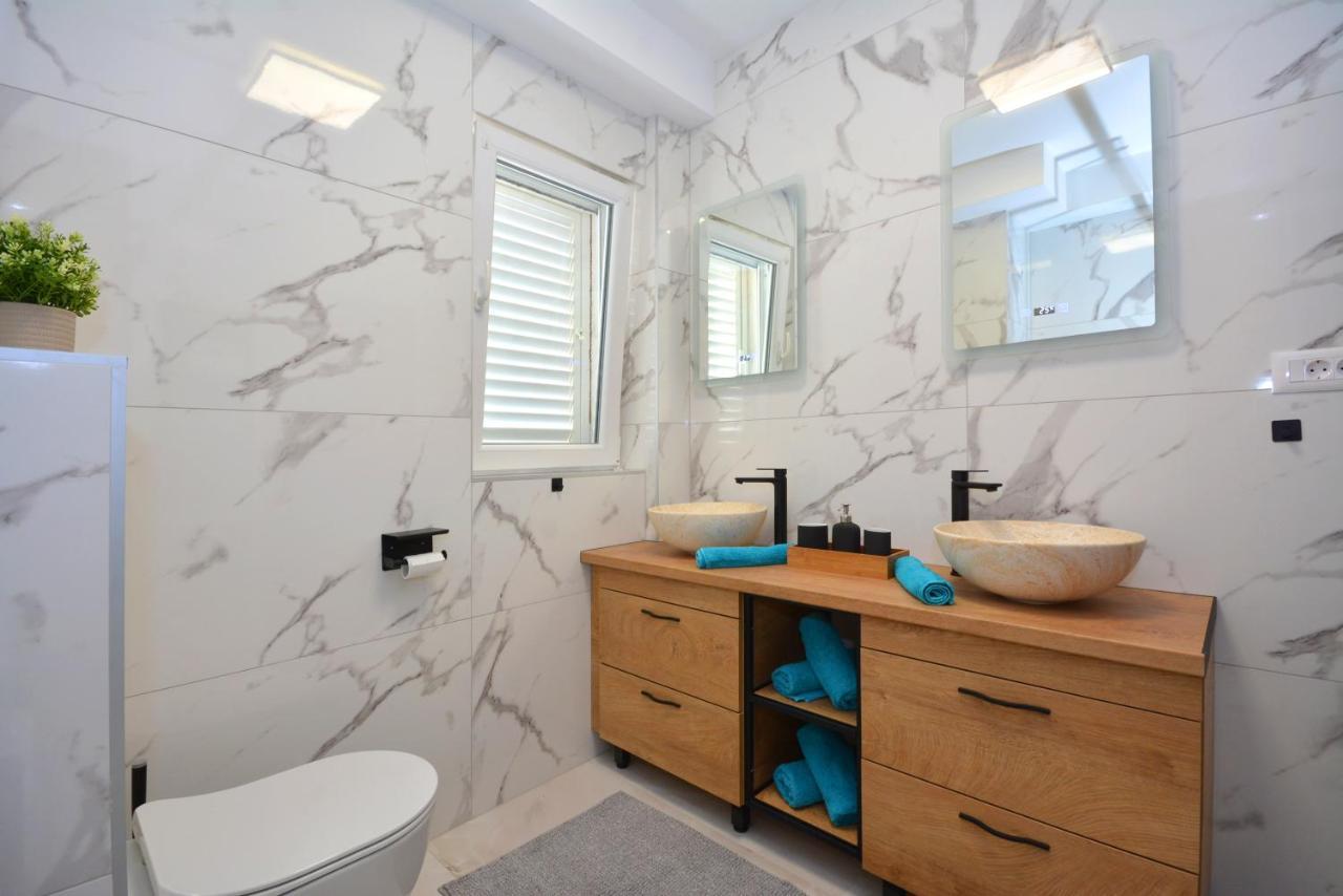 Apartments Radeljic Podstrana Luaran gambar