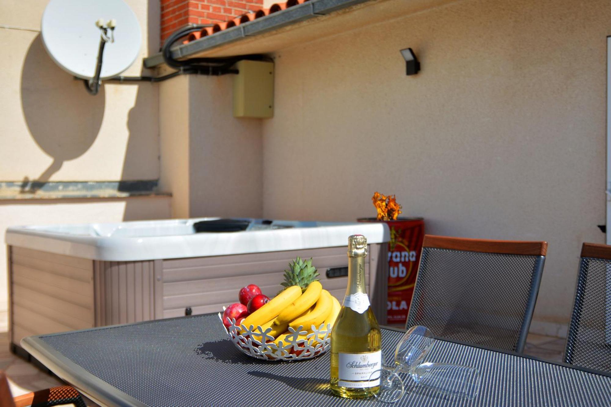 Apartments Radeljic Podstrana Luaran gambar