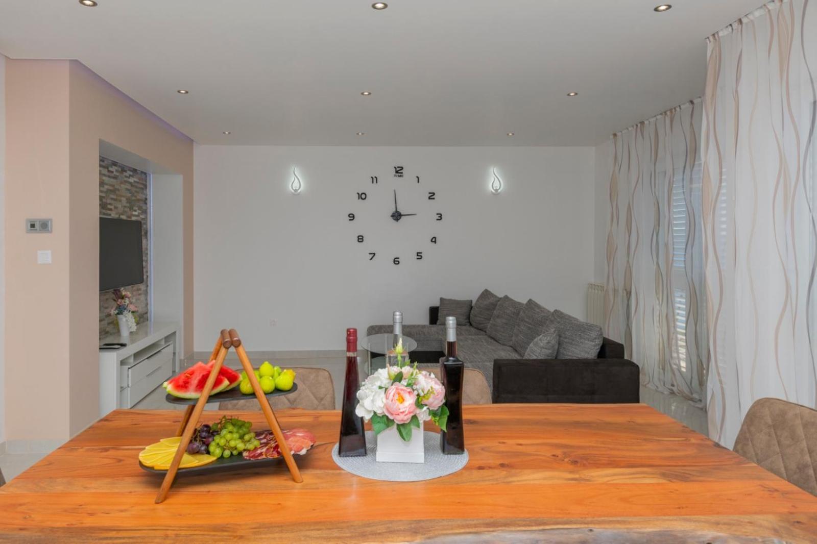 Apartments Radeljic Podstrana Bilik gambar